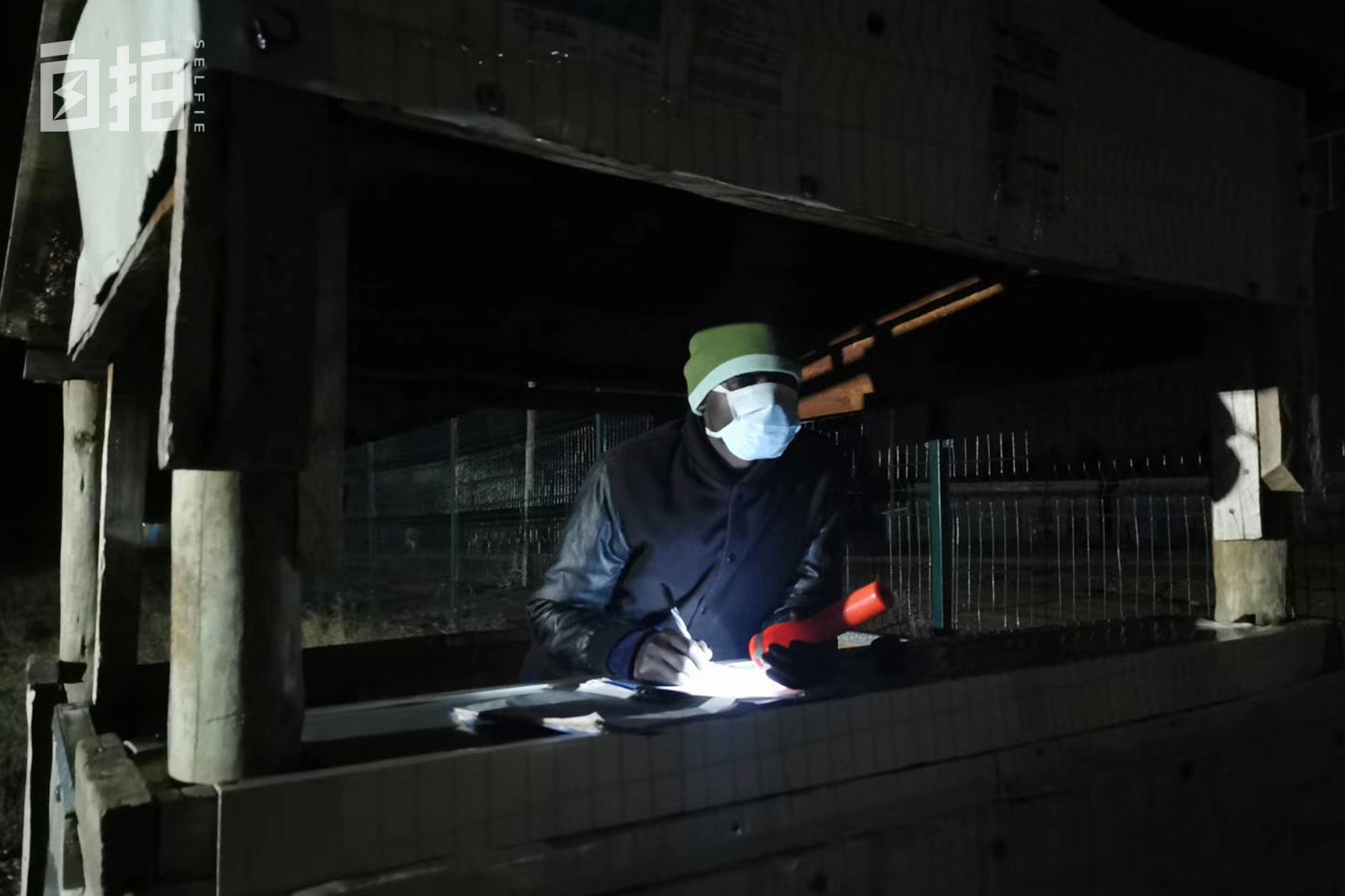 我，女大学生，一毕业就被派去非洲，每年15万工资，现在想回国