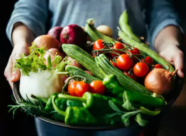 轮状病毒腹泻发烧怎么办,宝宝病毒感染腹泻反复发烧怎么办