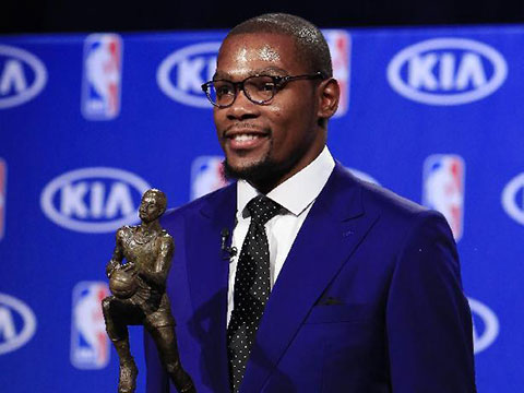 别只羡慕NBA球员高薪！看完5位球星成长故事，你会佩服而不是嫉妒