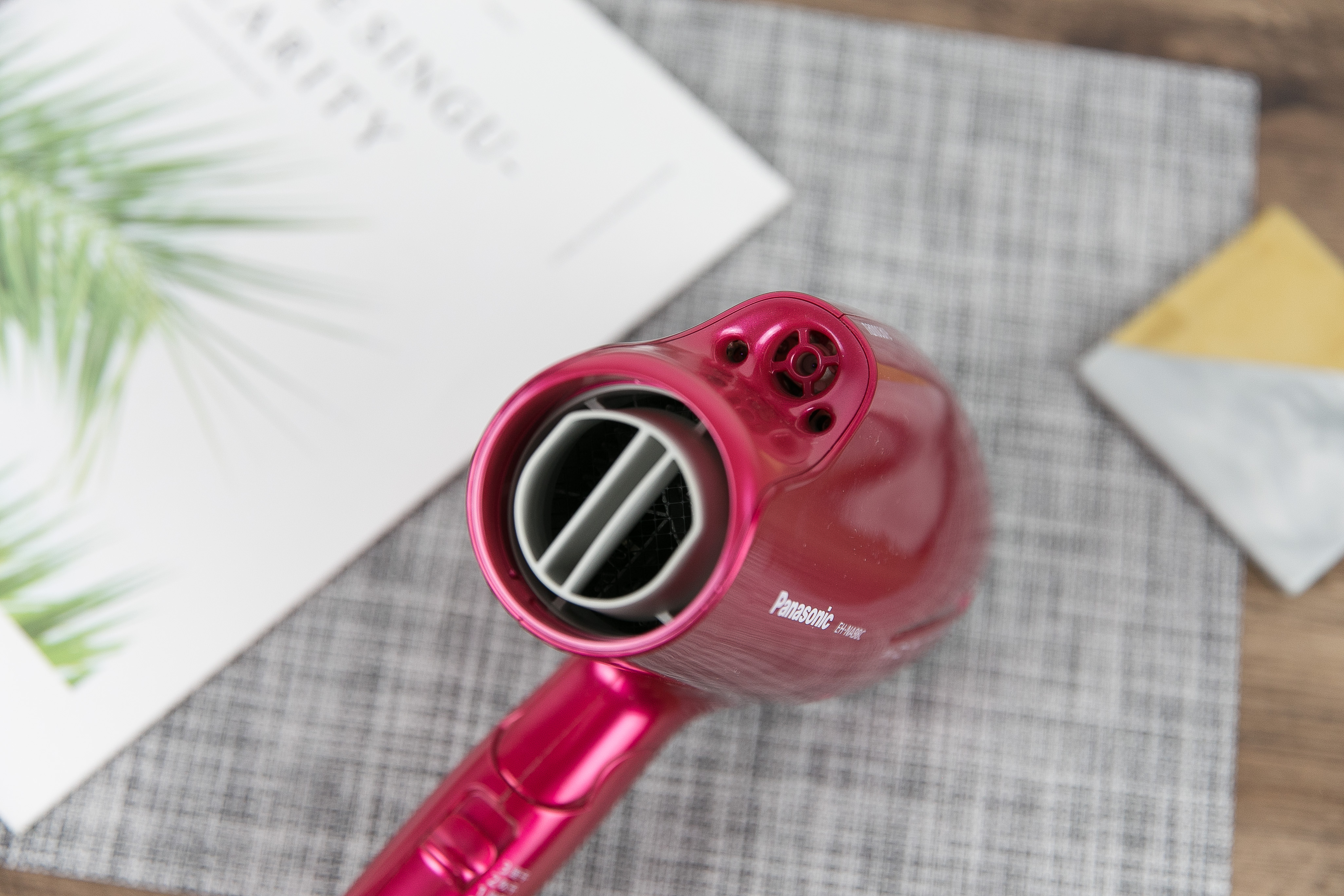 还在为繁琐的护肤步骤而烦恼吗,还在为皮肤问题困扰吗