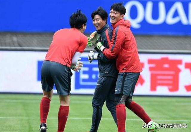 中国足球名宿区楚良现状,楚良现任老婆照片