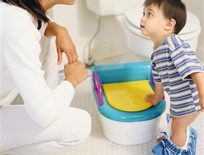 小孩要上厕所都不喊人怎么办,孩子想上厕所老师不让去怎么沟通