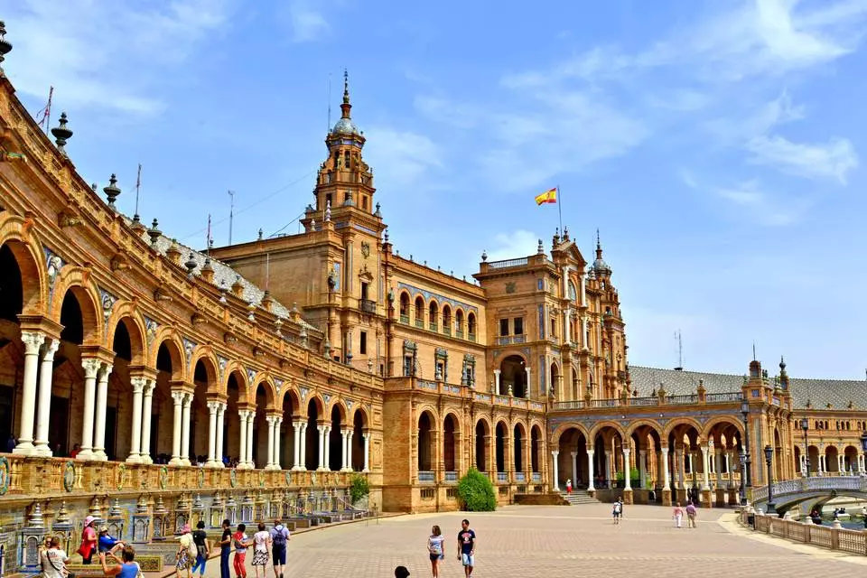 对话世界城市丨“足球之城”塞维利亚副市长：1.6万公里绿道乃奇迹!