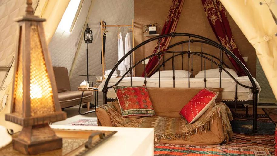 打地铺需要多少钱,野外打地铺