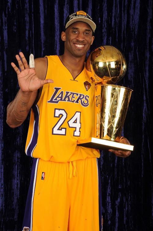 2012年湖人vs掘金抢七科比集锦,科比2010年抢七大战被包夹46次