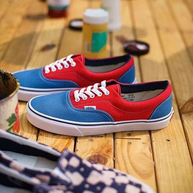 一双Vans居然炒到了上万？联名就是贵，一直联，一直贵