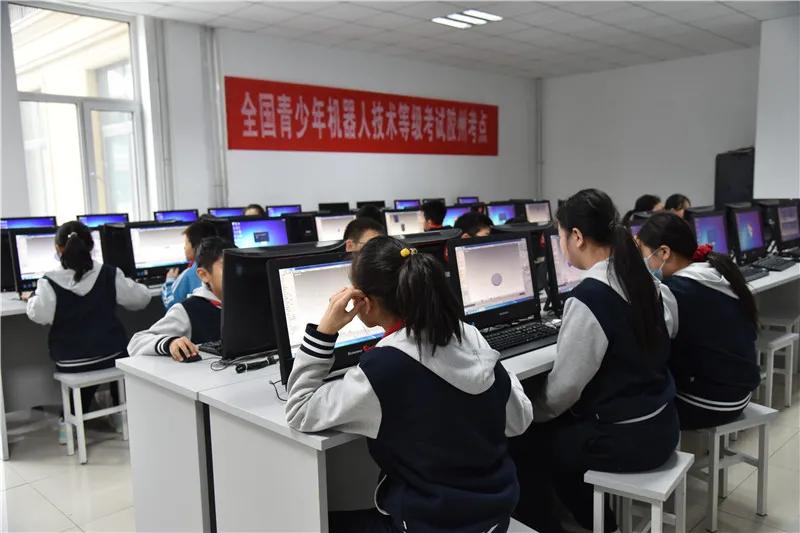 小学有特色的社团活动课,胶州市第六实验小学运动会