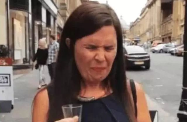 老外觉得茅台酒贵吗,老外觉得茅台好喝还是五粮液好喝