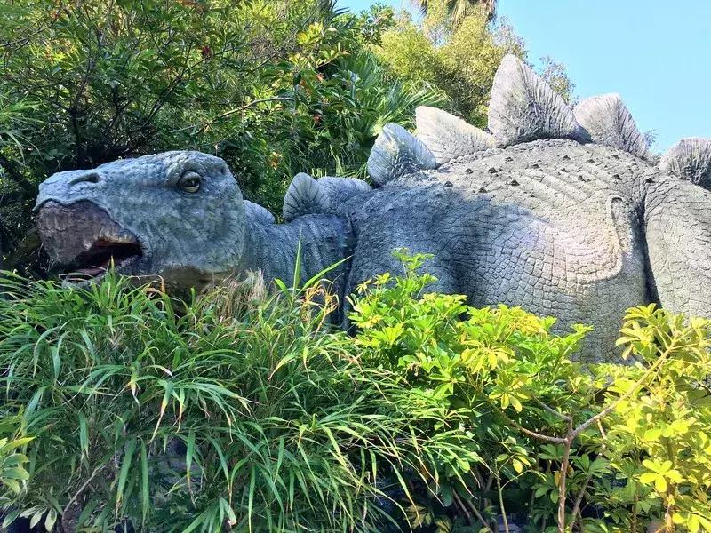 寻找侏罗纪世界中的火山岛,和“驯龙高手”一起拯救史前小短手!