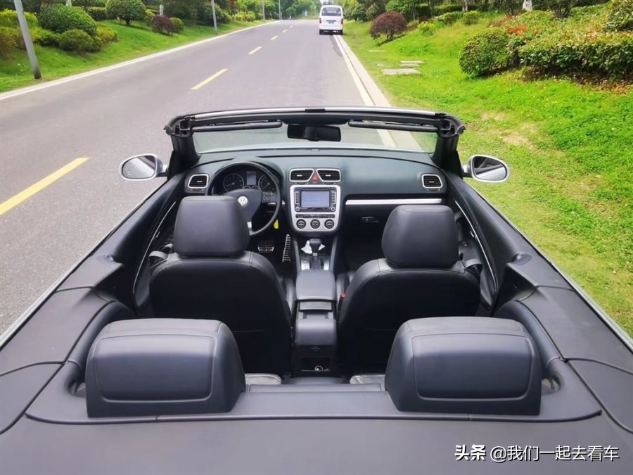 大众又新推出高颜值敞篷车,大众硬顶敞篷车12万外观