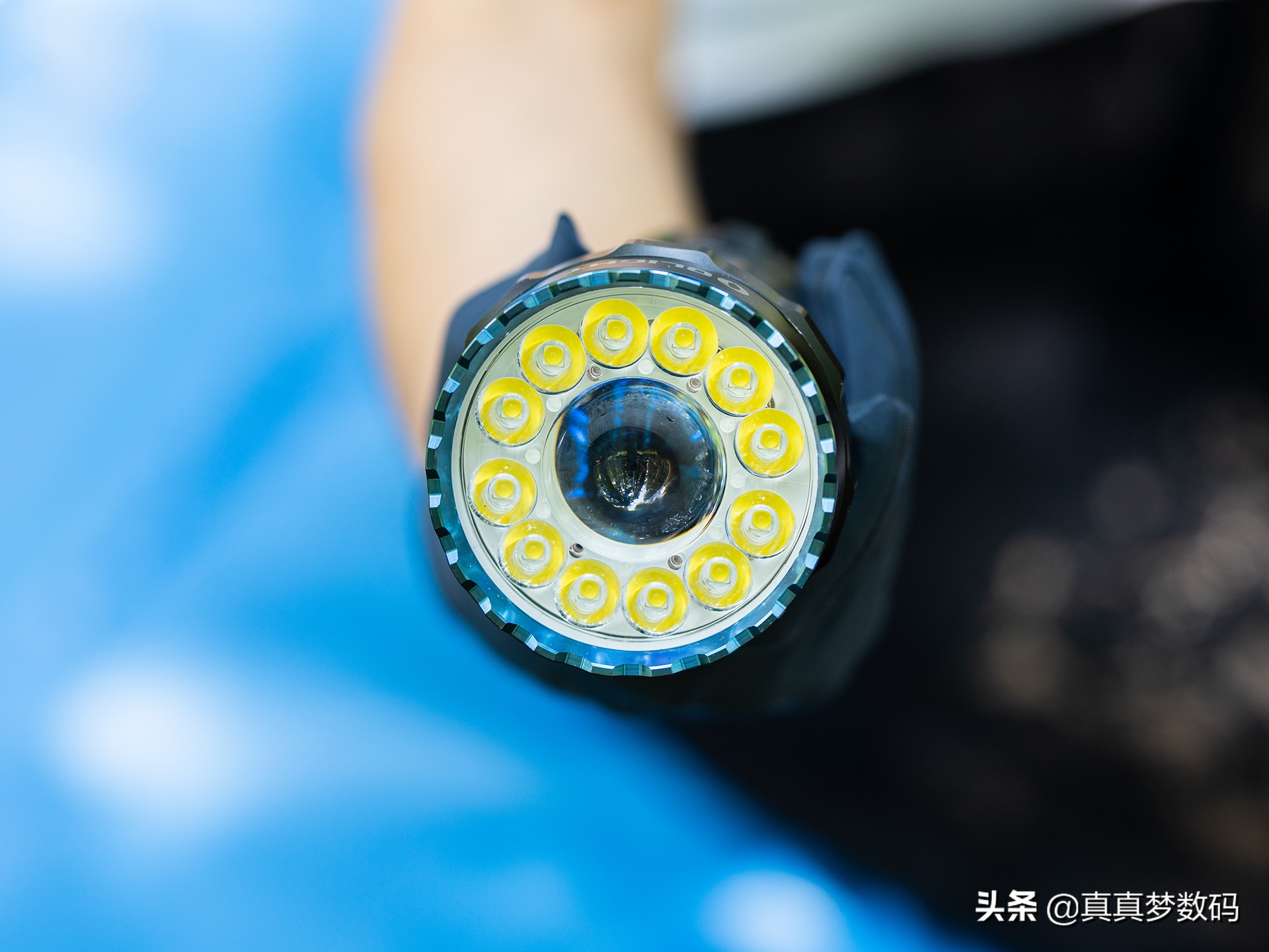 2021强光手电选购经验篇一:盘点我的高性价比强光手电筒