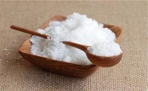 白衬衫、白T发黄发旧洗不干净？十有八九是你洗错了！