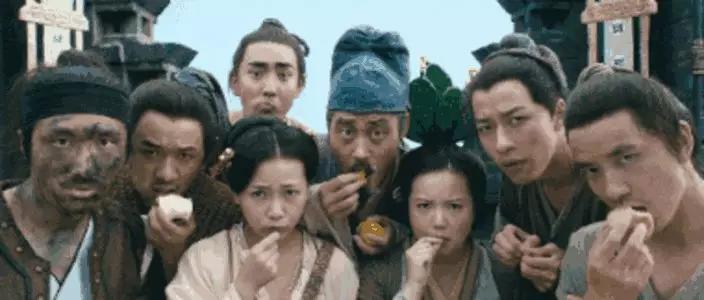 吃瓜不是“eatwatermelon”，吃瓜群众的英文怎么说？