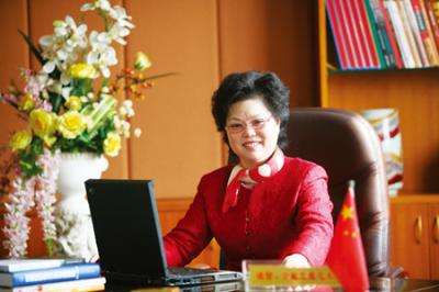 第一胎是女孩可以生二胎么,一胎女儿像妈妈二胎生什么几率大