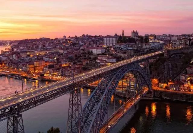 行走的老钱：私奔去浪漫的“两牙”