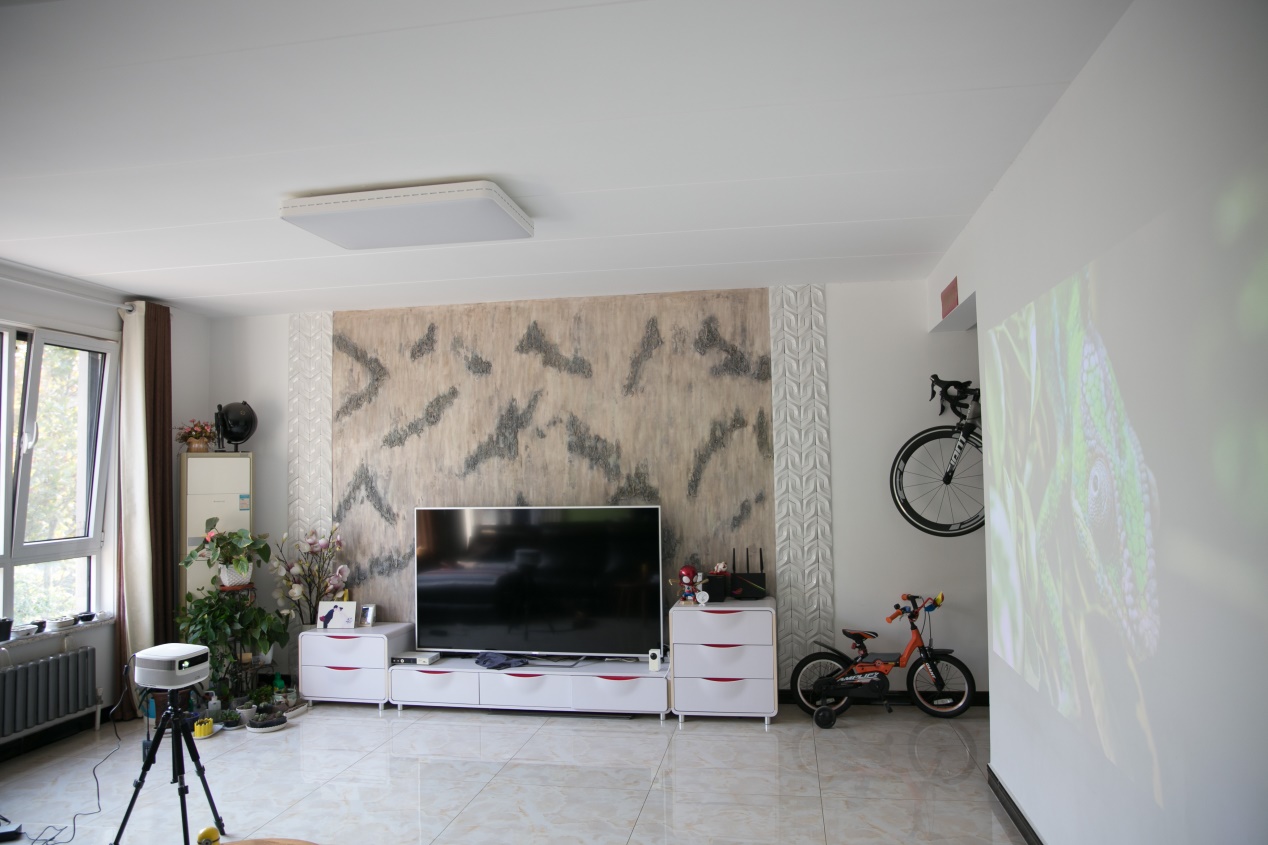 坚果j9白天测试,坚果j9幕布