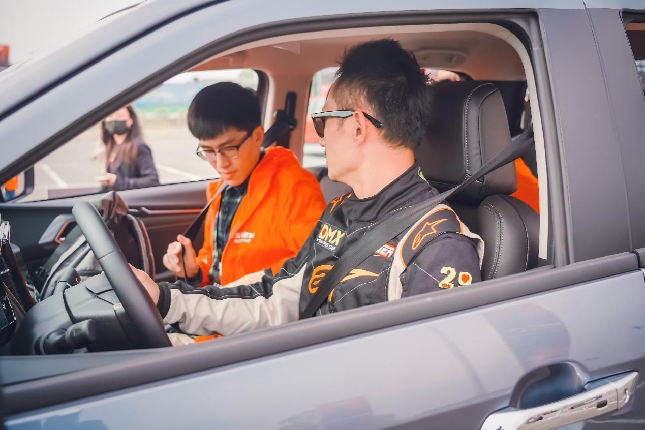 五十铃d-max吐槽,五十铃d-max为什么那么贵