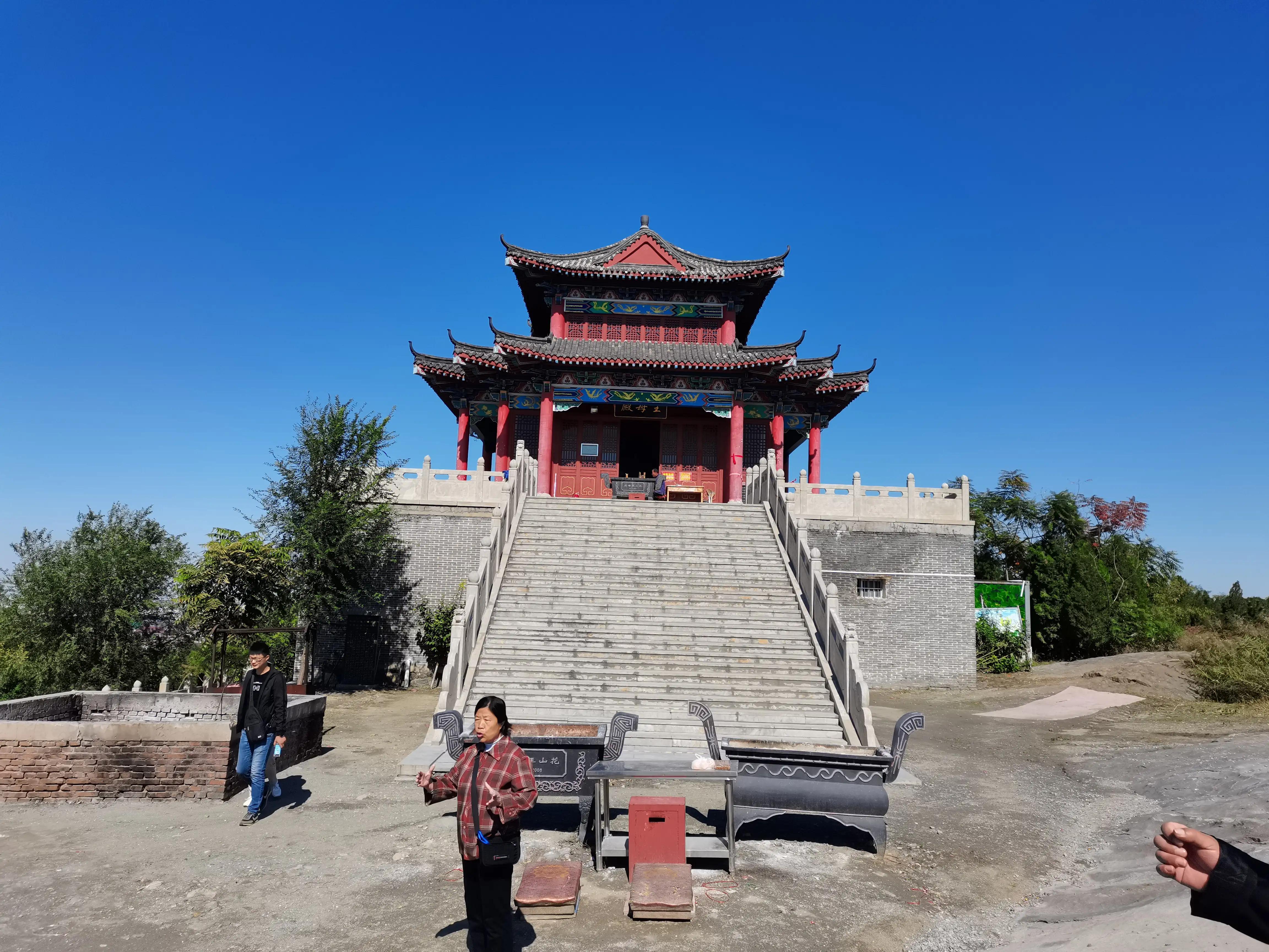 金秋十月登上山顶看美景,花山国家森林公园游记