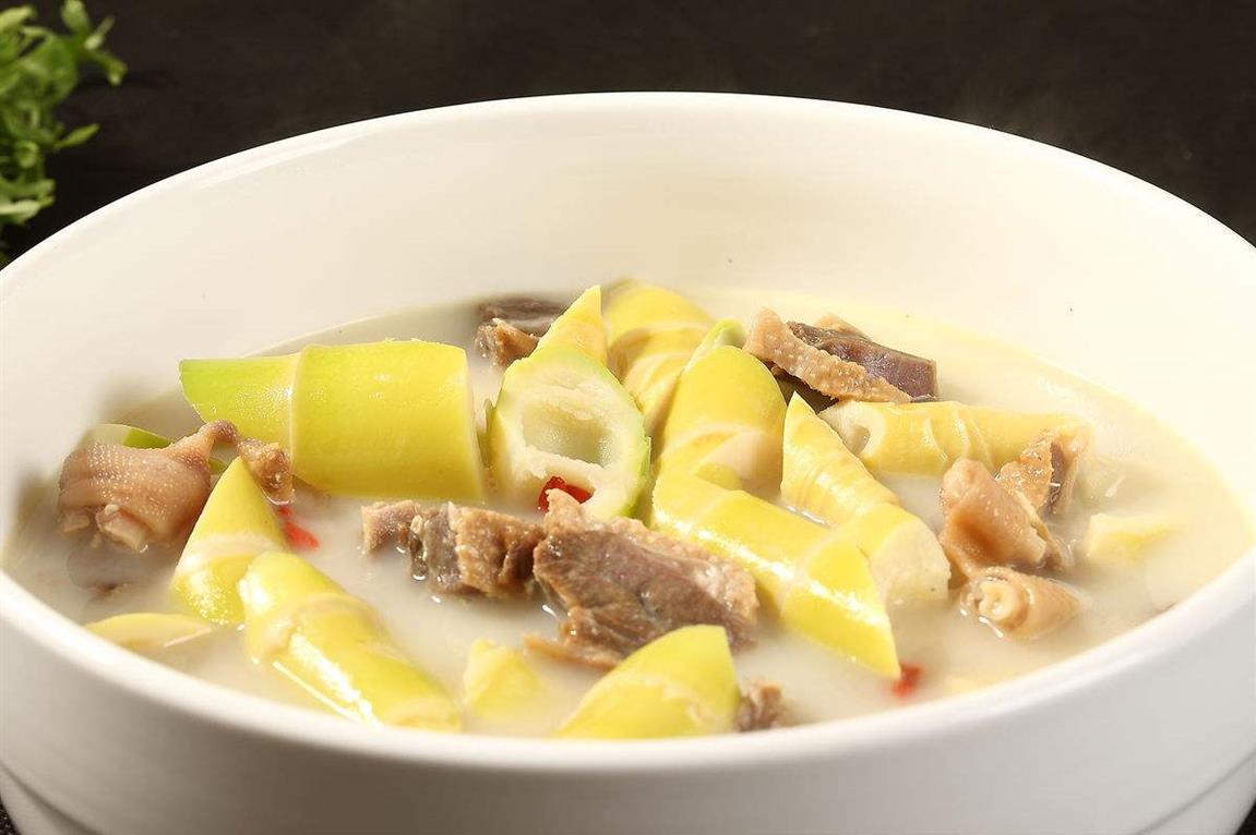 吃货们看过来竹笋有几种做法,竹笋最经典的三种吃法