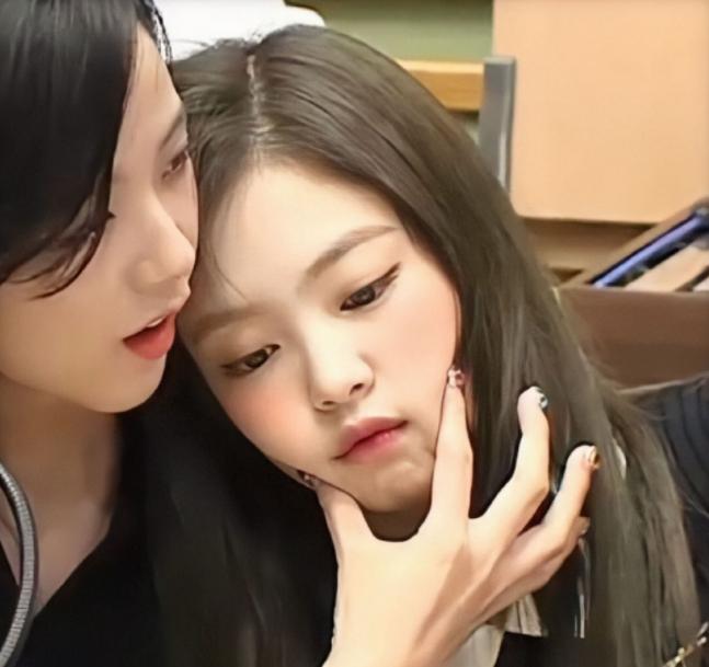 从BP小糊咖到Dior千金，Jisoo的脸越来越值钱了