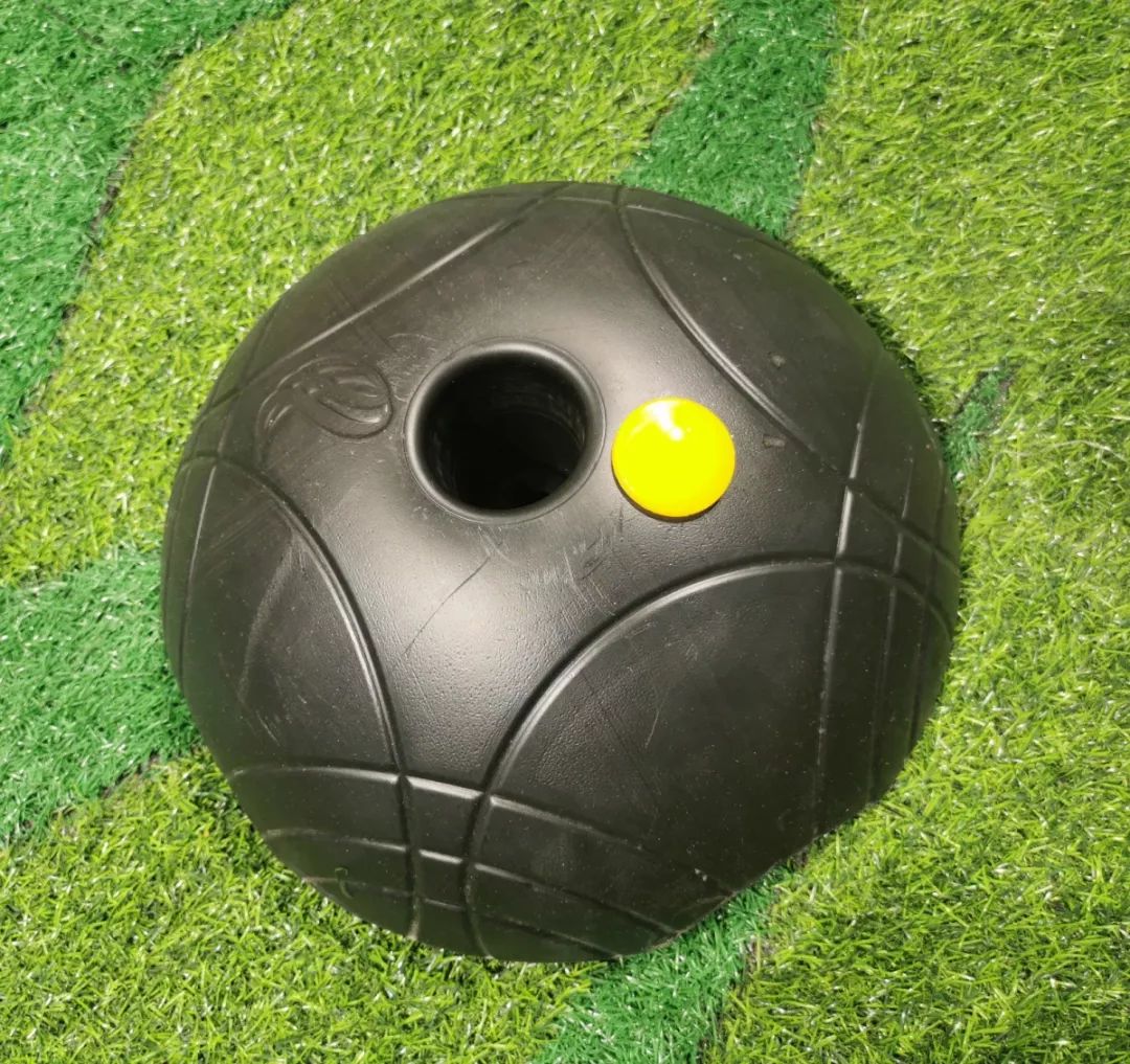 足球脚感训练器,最新足球训练器