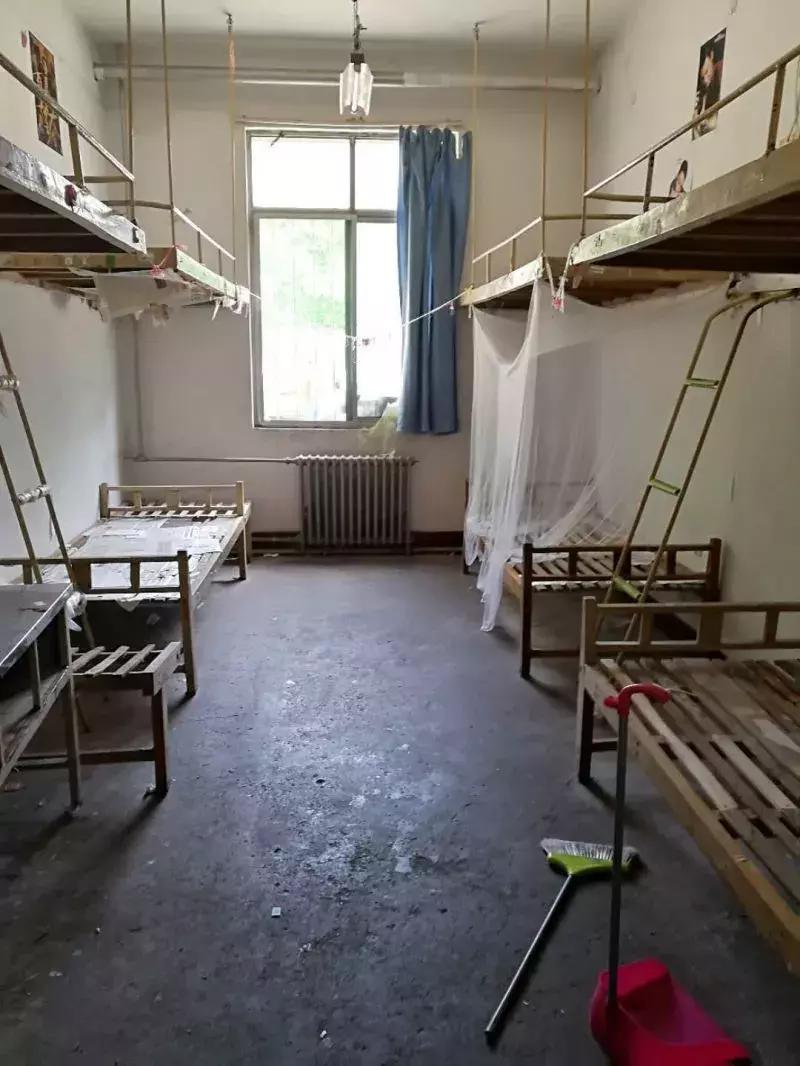 最好学校宿舍vs最差学校宿舍,中国大学十大最差宿舍