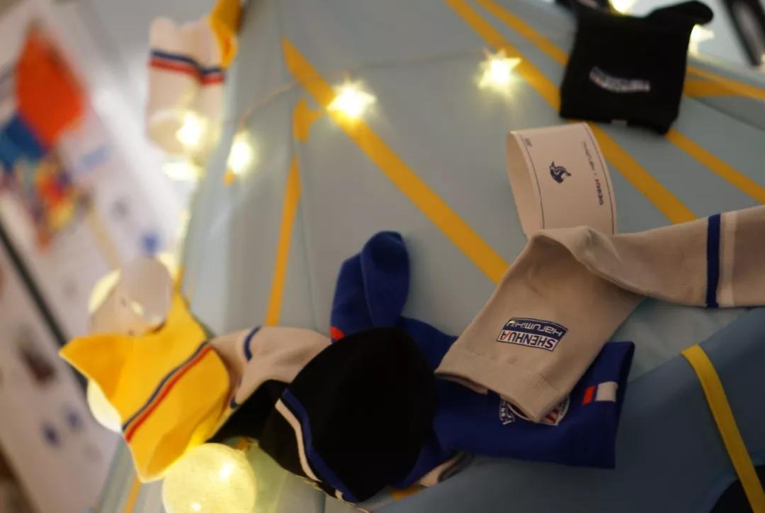 上海申花接地气鞋,上海申花足球袜