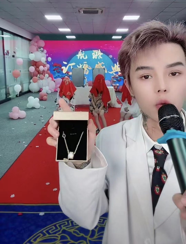 吐槽网红小潘潘,网红小潘潘和原版对比