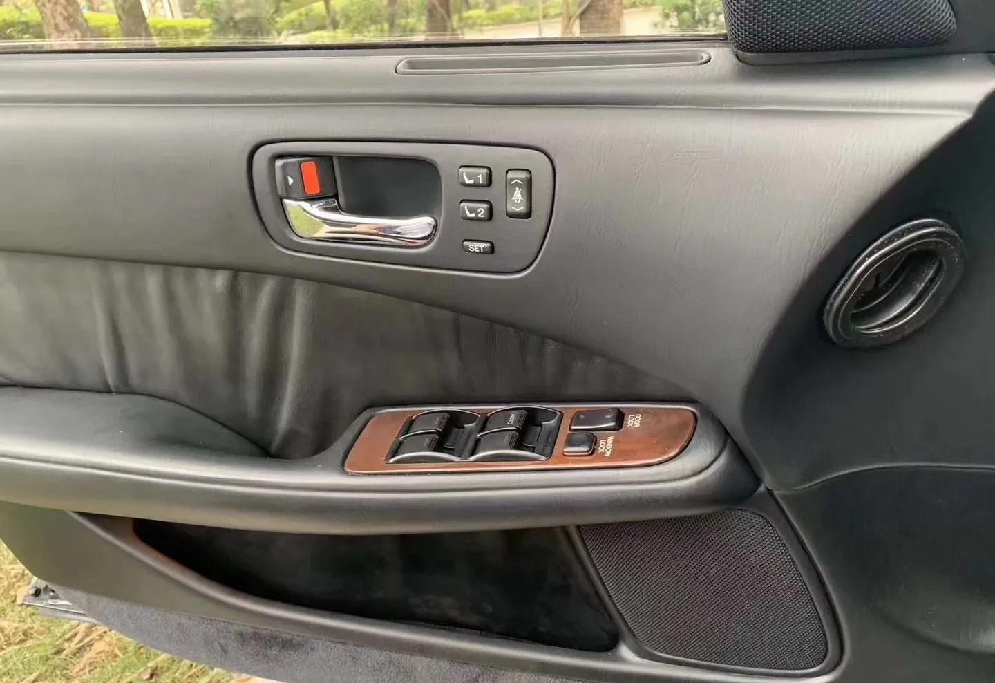 03年皇冠值得买吗,三四十万买丰田