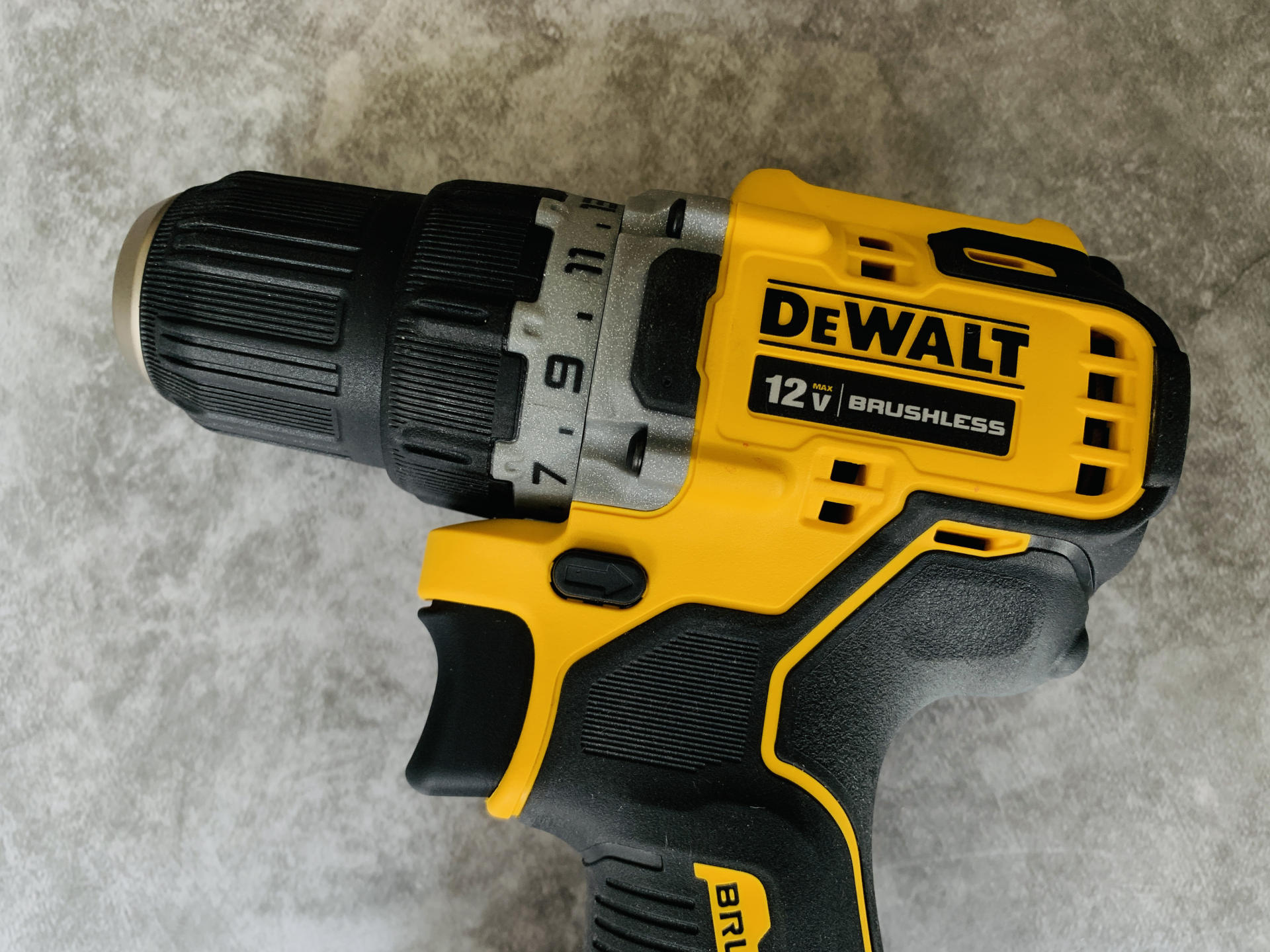 得伟锂电钻哪个型号的好,得伟dcd999锂电钻