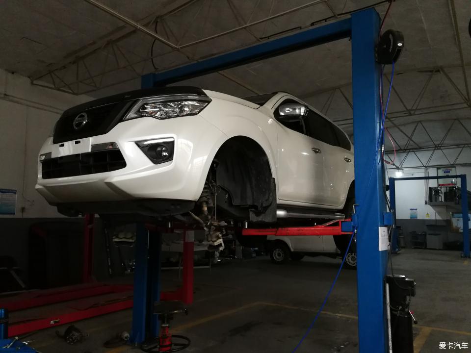 途达2021款2.5t柴油版越野视频,2021款途达四驱七座越野视频