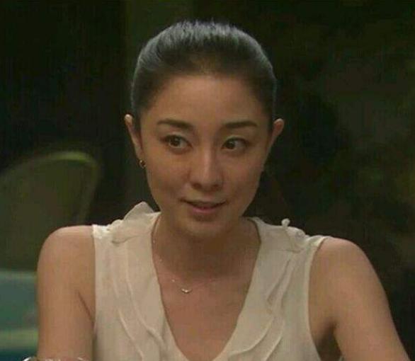 女生失恋后遭前男友裸照威胁自杀,谁该对失恋负责?