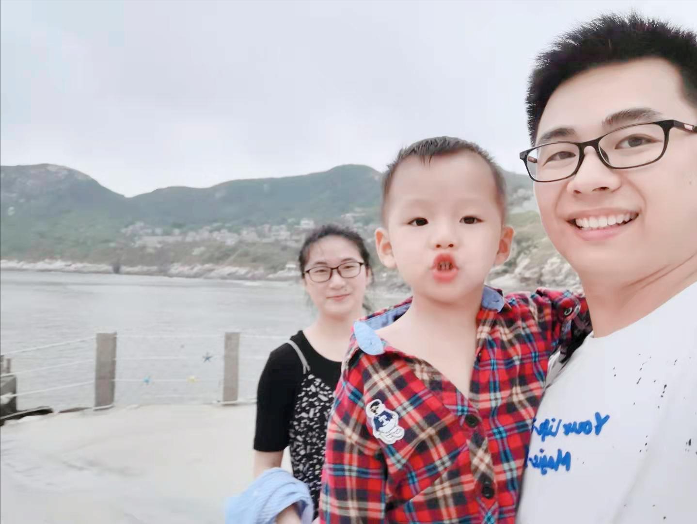 宝宝喝两个月奶粉后突然有湿疹了,4个月宝宝一喝奶粉就起湿疹