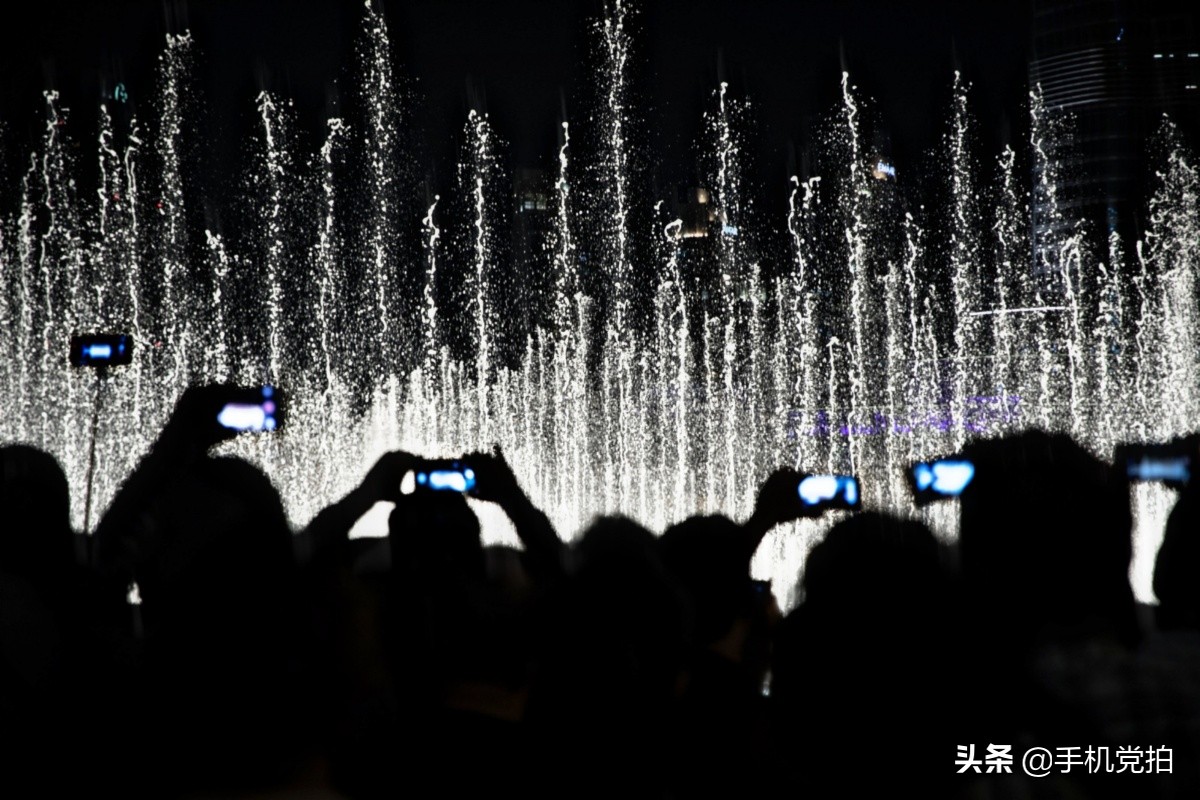 手机如何拍好“动态物体”？实例教你拍光轨、追焦、水拉丝