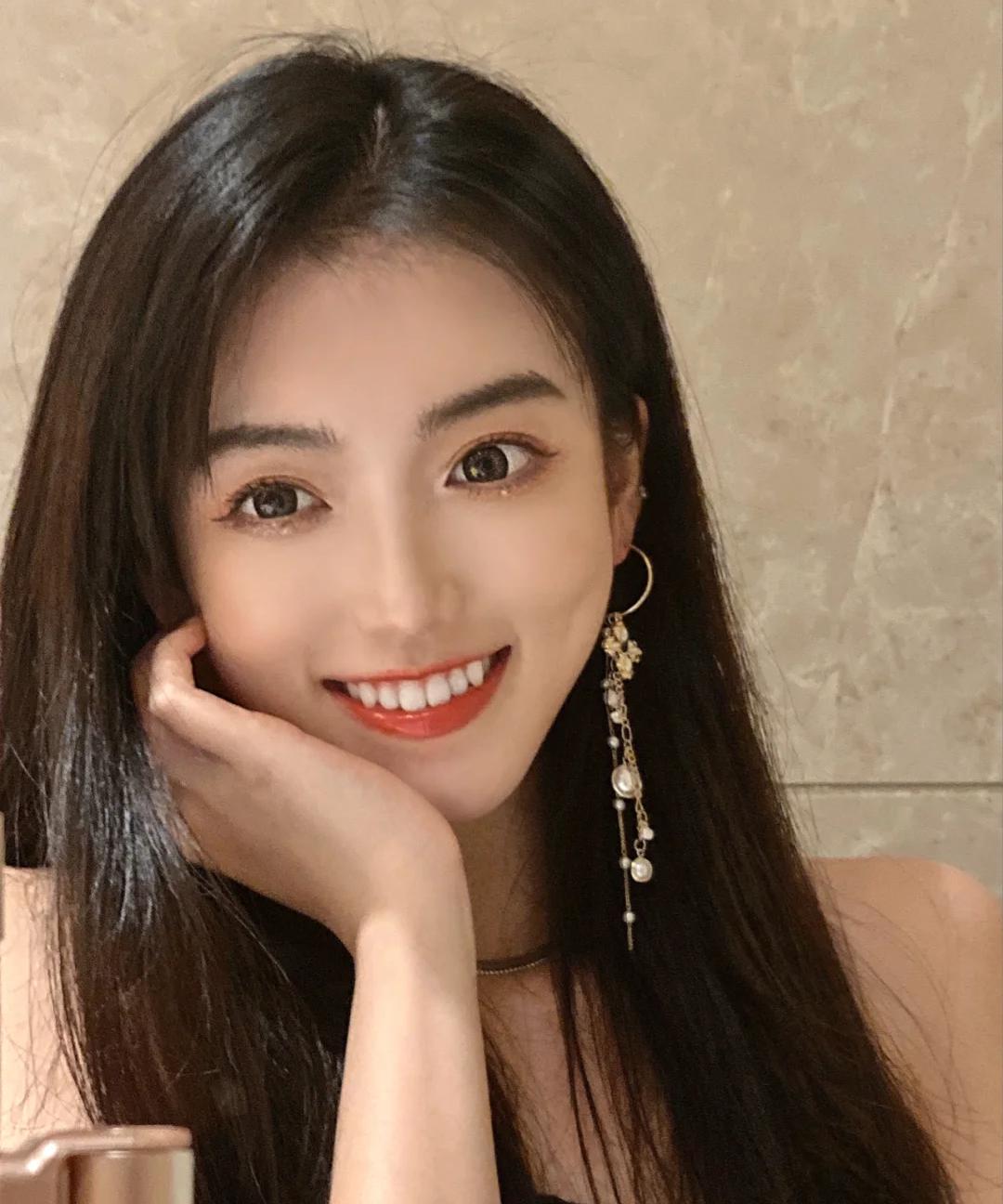 判断颧骨高低是什么方法,颧骨高是高级脸的特征