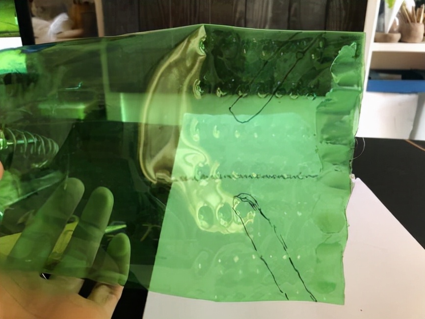 废物利用手工假山鱼缸,矿泉水瓶废物利用养金鱼