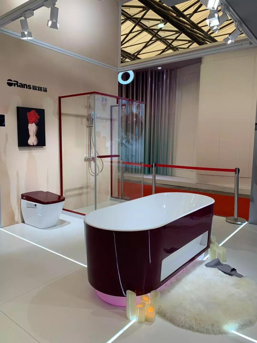 色“诱上海厨卫展！科勒、高斯...谁最出色