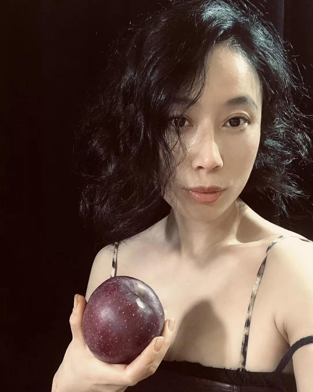 专访|“头大戴不下”怎么办？帽匠设计师Coco跟你聊帽子的学问