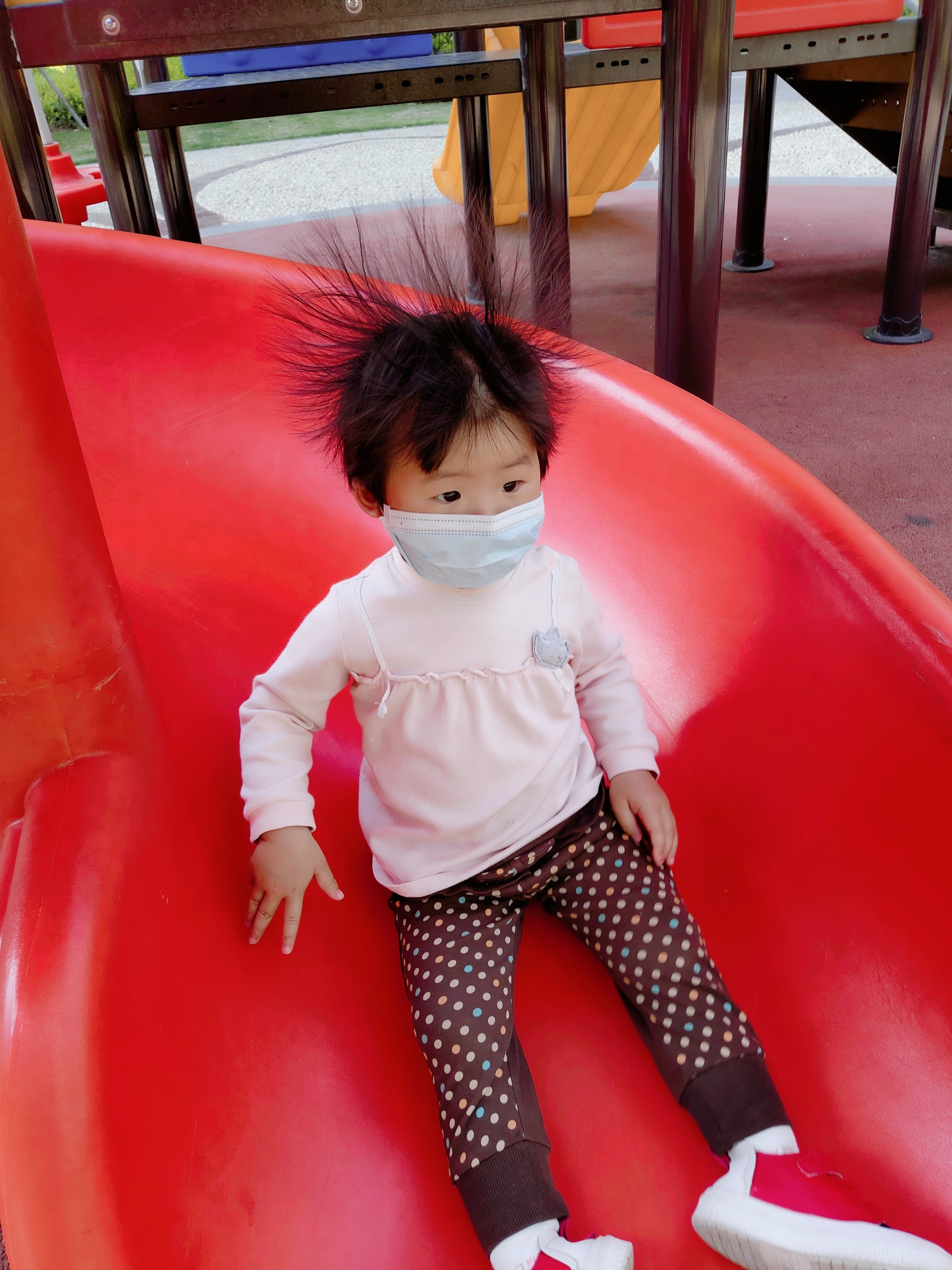 宝宝被电了有什么危害,宝宝被静电电到了怎么办