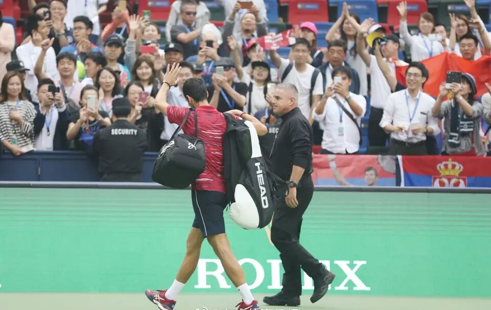 王权交接:95后疯狂抢班,属于费纳德的时代已经结束?