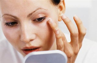 眼霜怎么涂是最正确的方法,眼霜什么手法涂