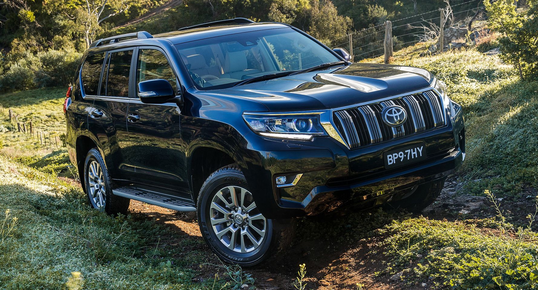 保定丰田霸道丹拿音响改装效果图,临沂霸道汽车音响改装