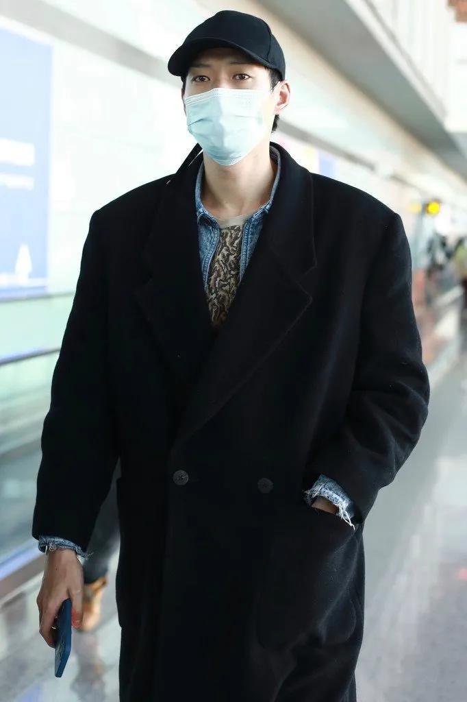 近期男星西装穿搭,一周穿搭男生职场