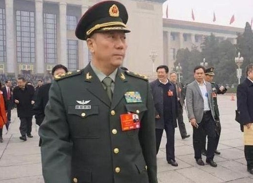 作为开国中将的儿子，曾任石家庄27集团军军长，如今情况如何？