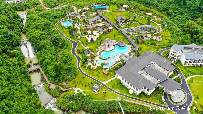 巴厘岛式私密温泉度假,听山野清风