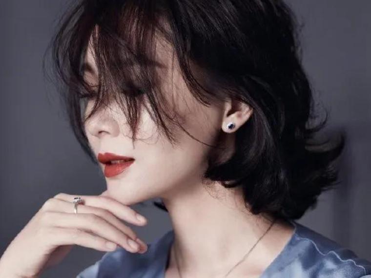 用这两种微信昵称的女人，劝你别“招惹”，你撩不动她