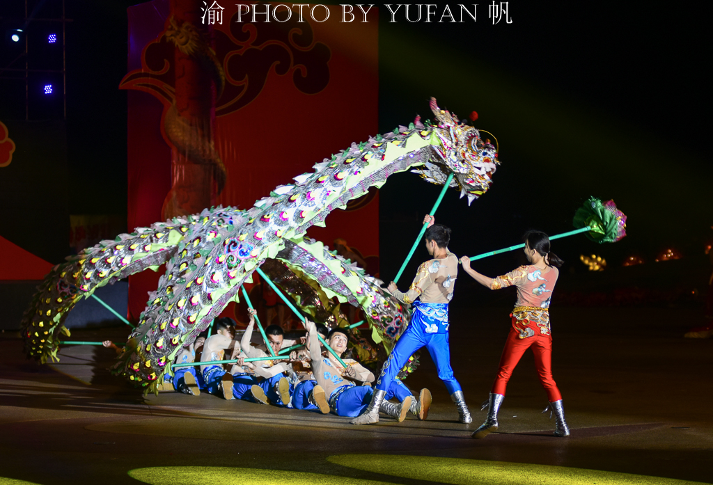 为国争光的铜梁竞技龙：蛟龙出水翻江倒海，龙翔九天扶摇腾飞