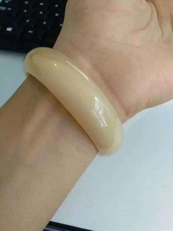 钻石翡翠发黄,翡翠珠宝保养知识大全