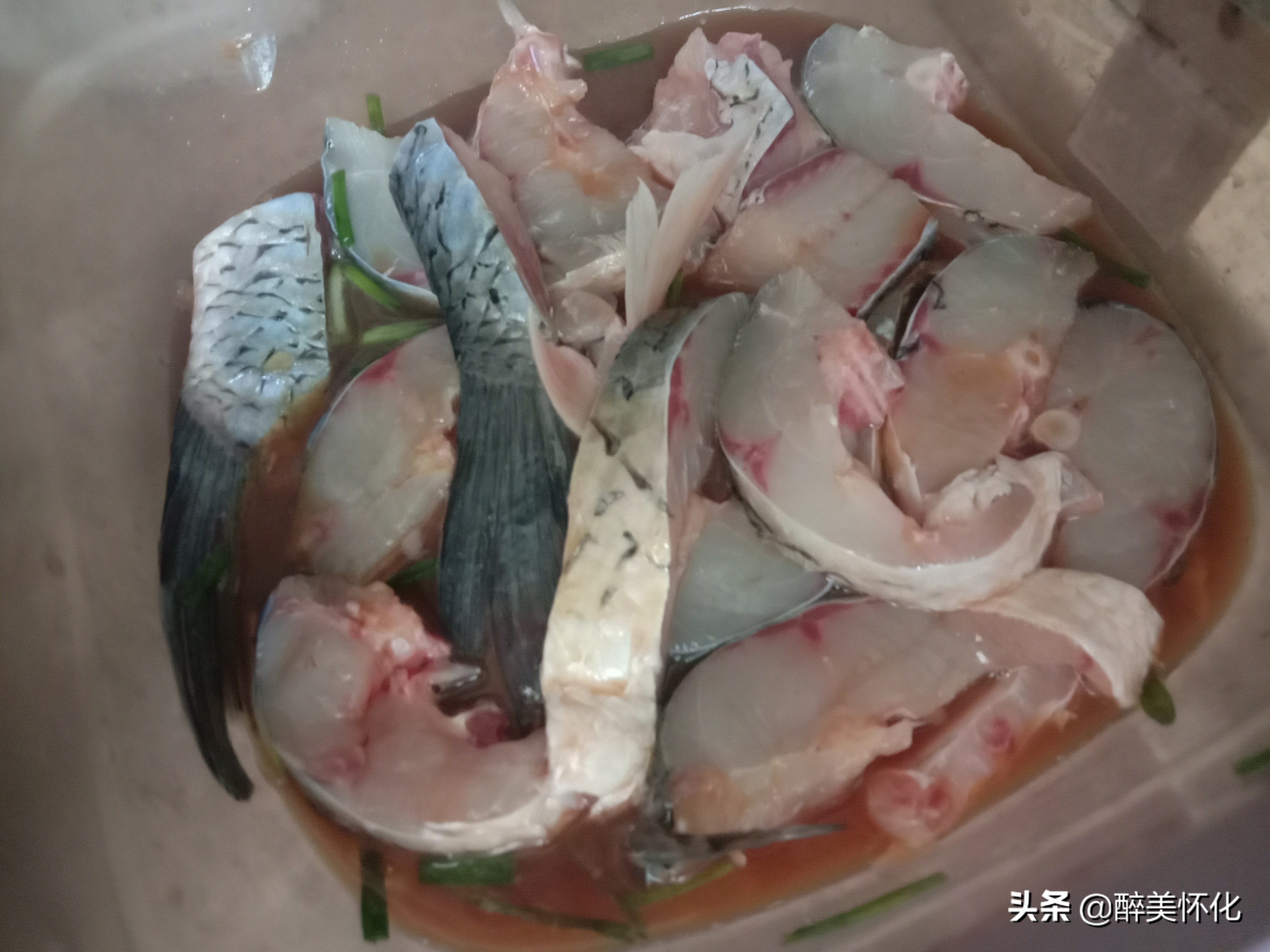 东北酸菜炖酸菜鱼,东北酸菜炖鱼豆腐最正宗的做法