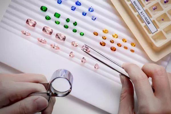 开个水晶饰品店要多少钱呢,水晶饰品店十大排名